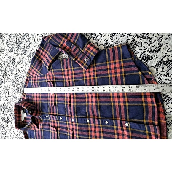 Old Navy The Boyfriend Shirt M Dark Pink Blue Plaid Pocket Long Sleeve Button Up - Picture 7 of 9